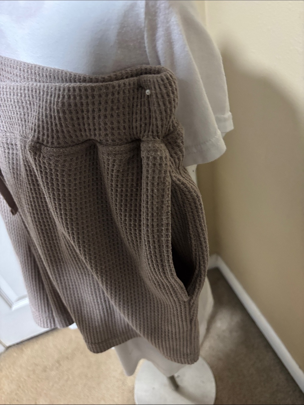 Olive & Oak Ribbed Drawstring Shorts Taupe - Picture 3 of 4